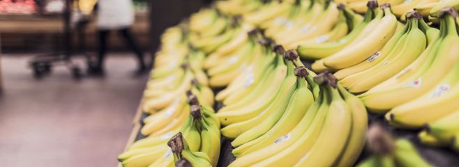 Bananen_in_der_Obstabteilung